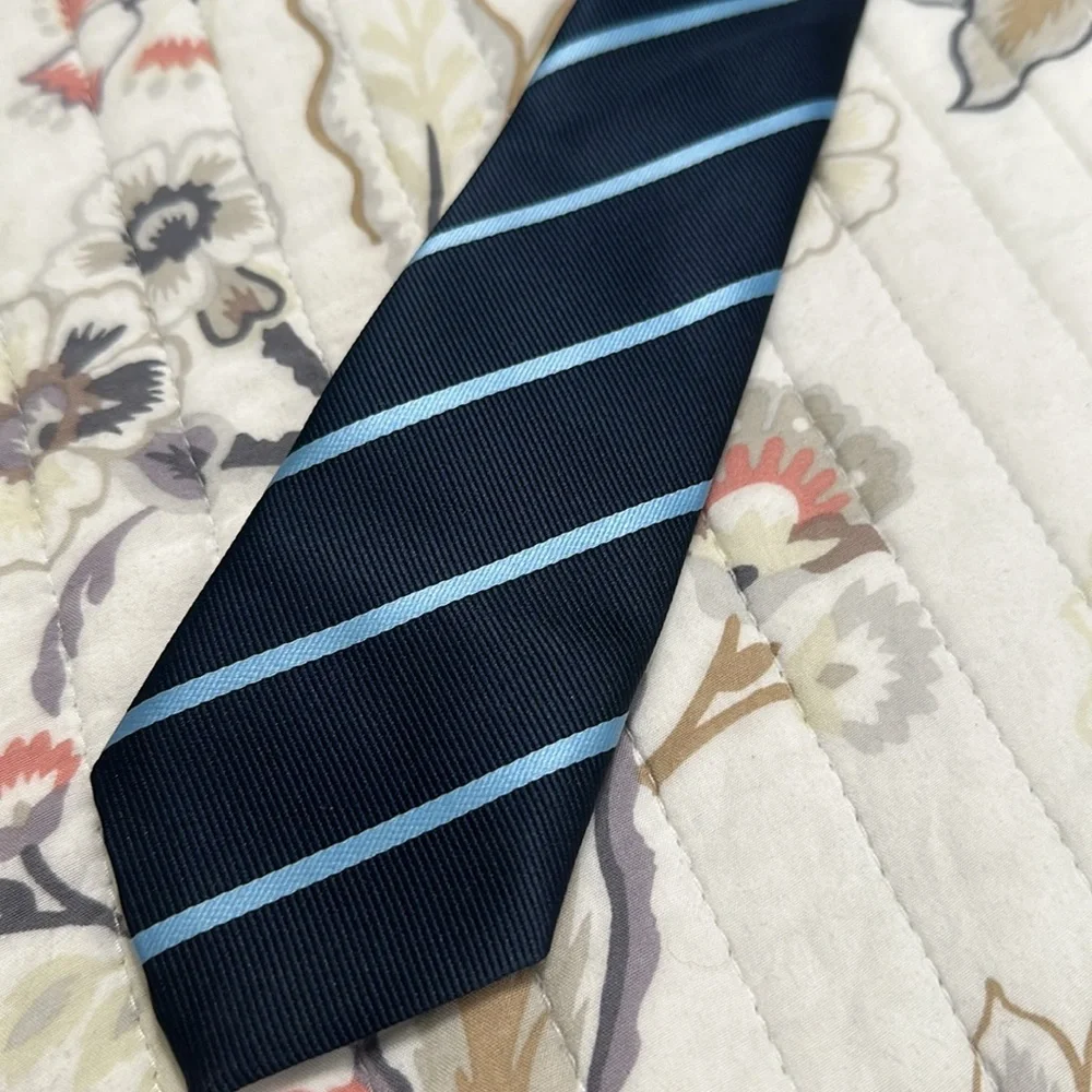 Adjustable child’s tie